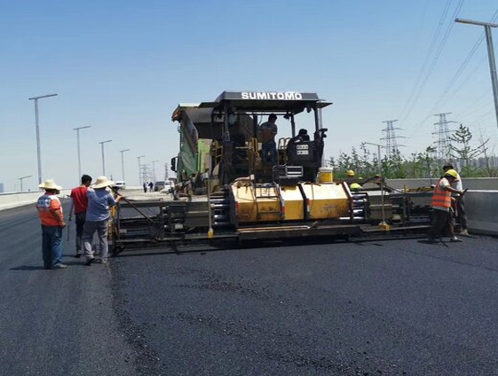 為什么高速公路用瀝青做路面？