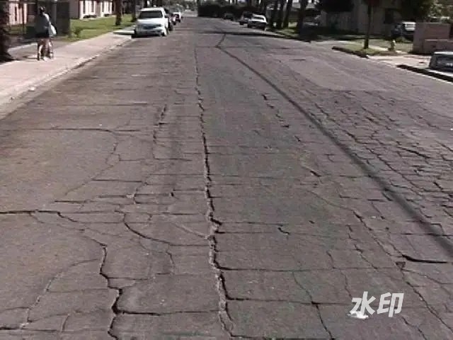 瀝青路面老化的原因有哪些？