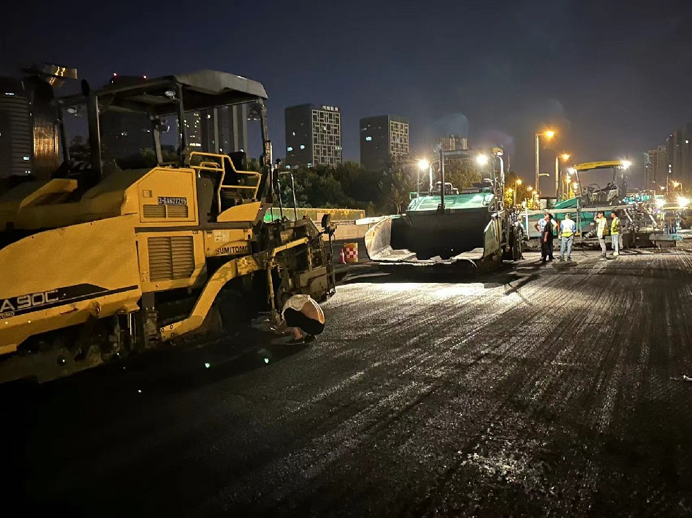 新鄉瀝青路面銑刨