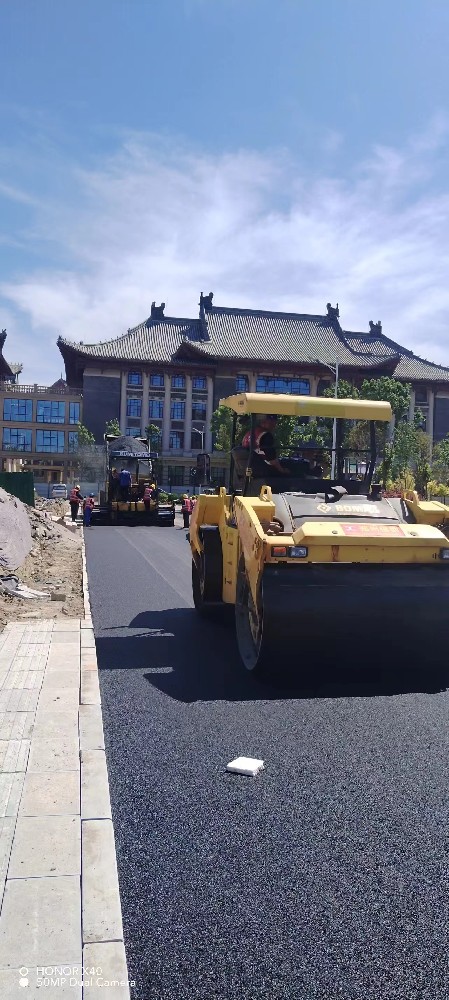 新鄉瀝青路面攤鋪