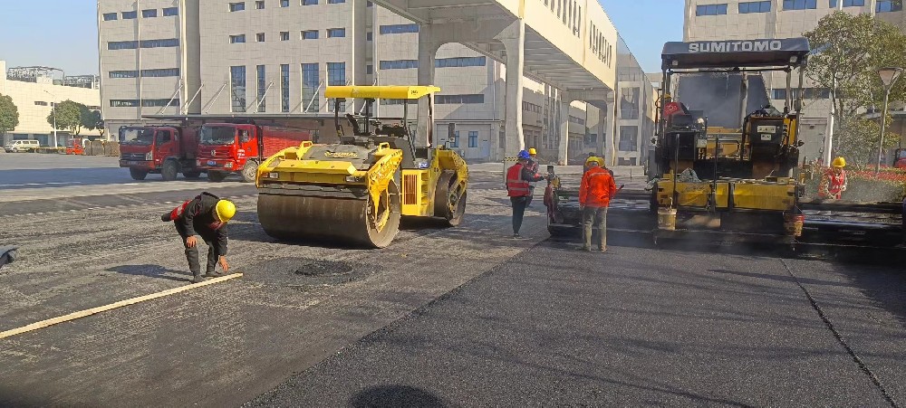 鄭州新鄉瀝青路面裂縫維修——鄭州新鄉瀝青路面施工