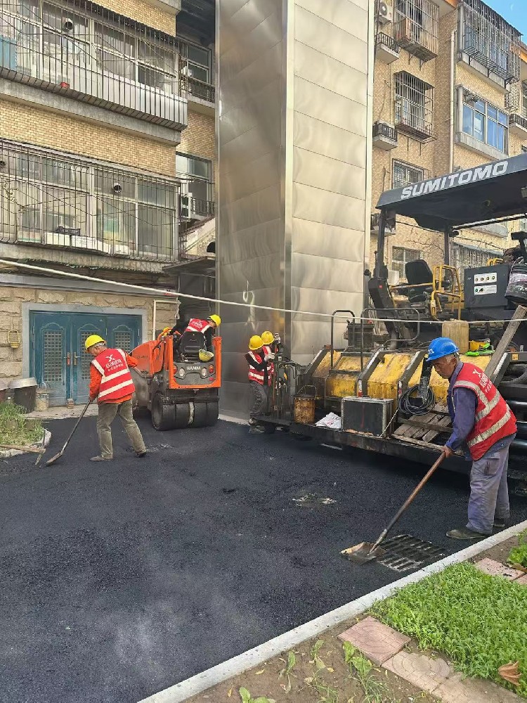 鄭州瀝青攪拌站，是道路建設(shè)領(lǐng)域的中流砥柱。