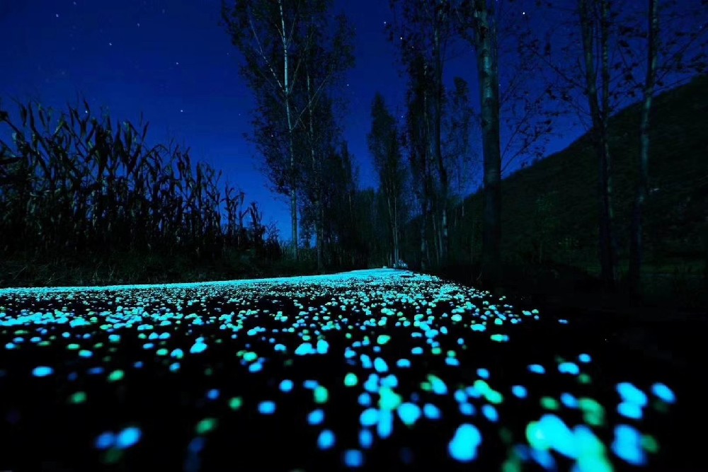 夜光路面為什么會發光呢？
